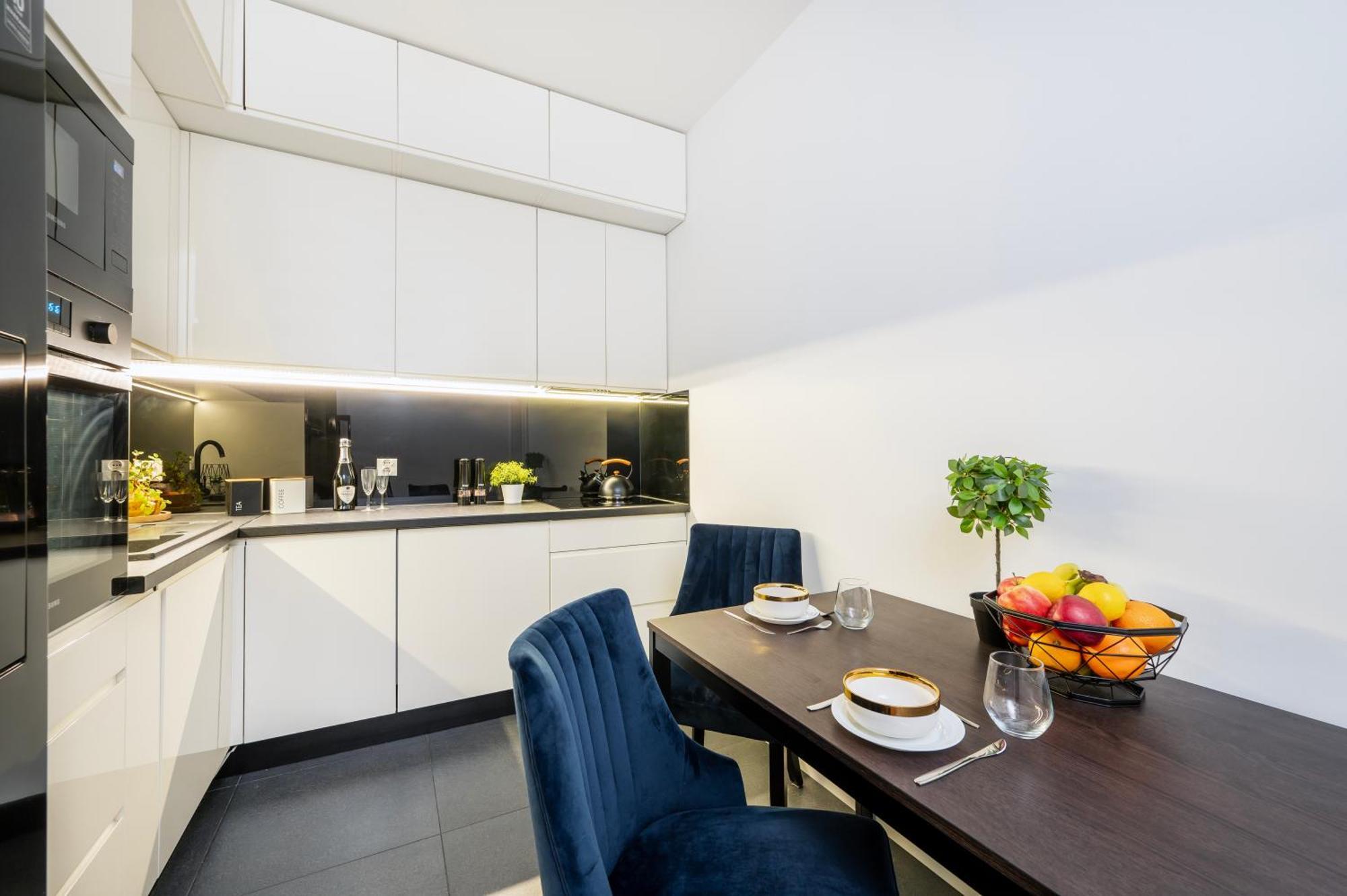 Manufaktura Residence - Apartamenty Industrial Z Parkingiem I Dwoma Lazienkami Lodz  Luaran gambar