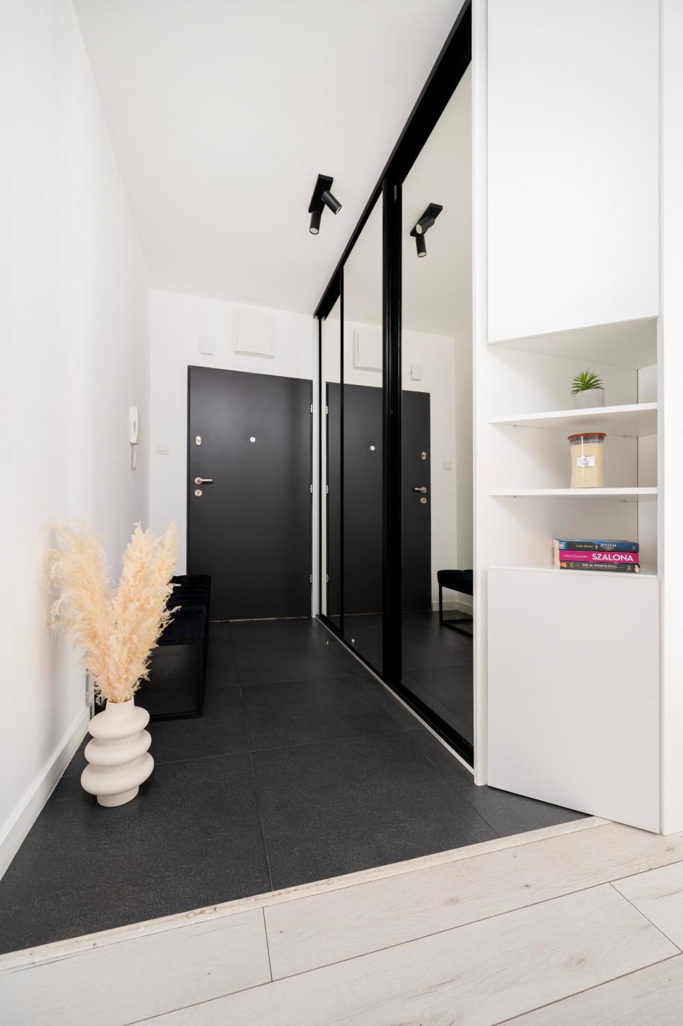 Manufaktura Residence - Apartamenty Industrial Z Parkingiem I Dwoma Lazienkami Lodz  Luaran gambar